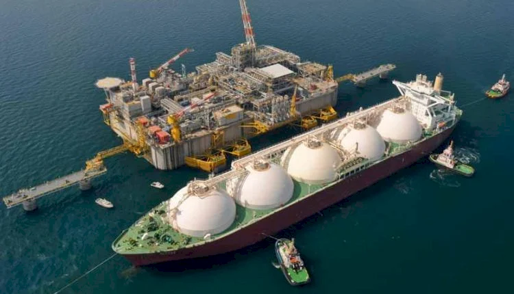 مئات الناقلات تتكدس في الخليج مع تصاعد الحرب