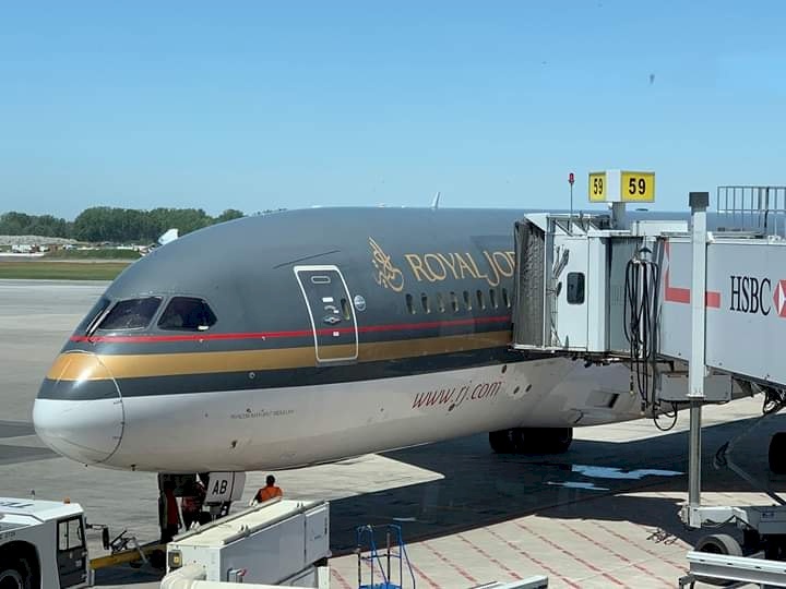 السفير الديك يستقبل "الاحباب"العالقين العائدين من كندا