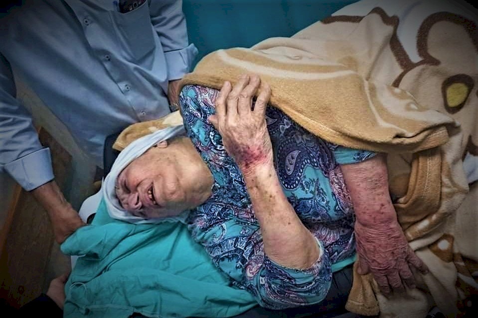 فيديو: إصابة المسنة أم جبر وشاح وابنتها على أيدي عناصر حماس وسط غزة