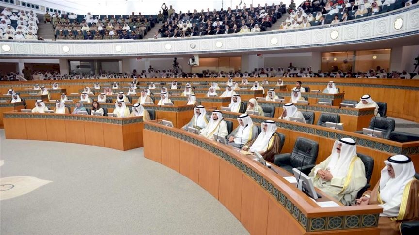 جلسة الموت.. إصابة نائب كويتي بفيروس (كورونا) داخل قاعة البرلمان تفزع المسؤولين
