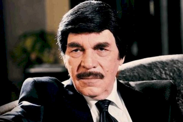 شاهد- بعد شائعة وفاته .. ظهور نادر للفنان ياسر العظمة مع زوجته