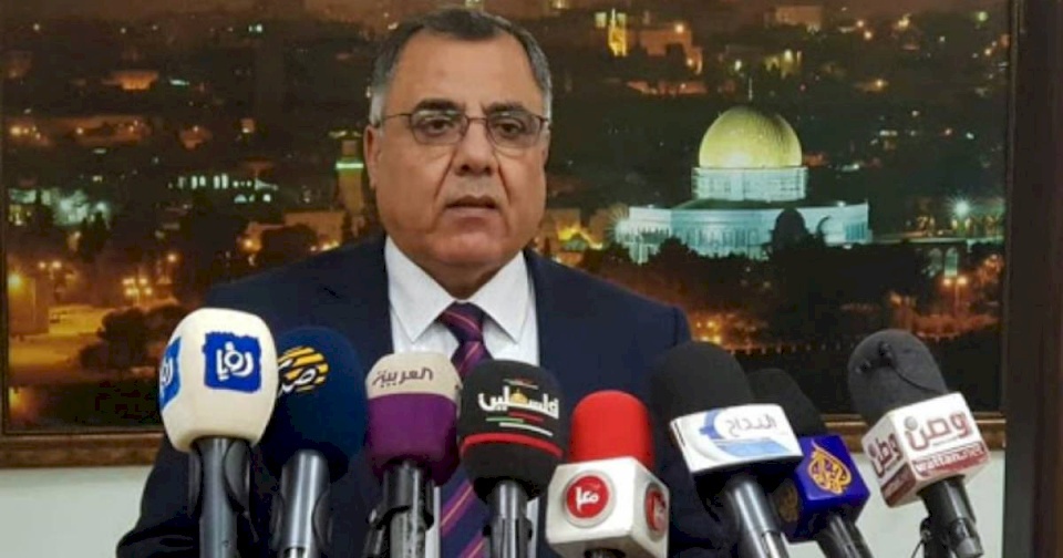 ماذا قال الناطق باسم الحكومة الفلسطينية عن رواتب الموظفين؟