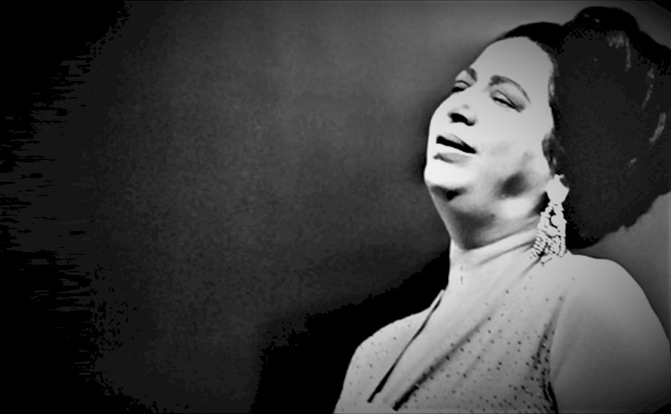 فيديو| إعلامي يكشف سراً لا يُصدق عن أم كلثوم!