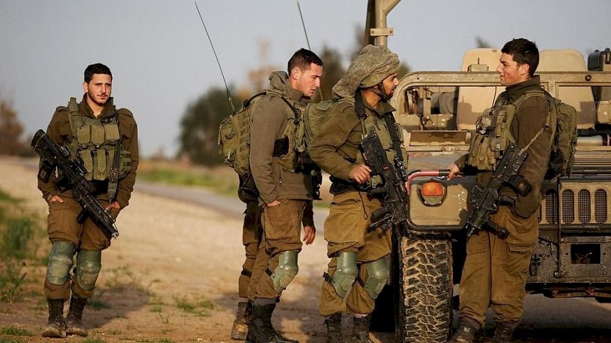 الجيش الاسرائيلي يحذر من تصعيد في الضفة وغزة