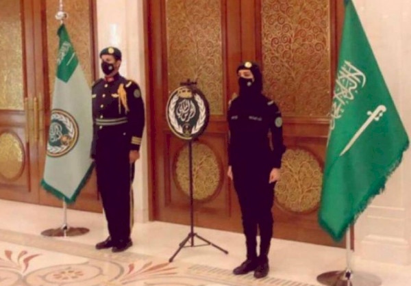 امرأة في صفوف الحرس الملكي السعودي تثير جدلًا