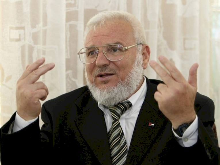 اطلاق نار ومفرقعات..الشرطة توضح ما يجري قرب منزل عزيز دويك