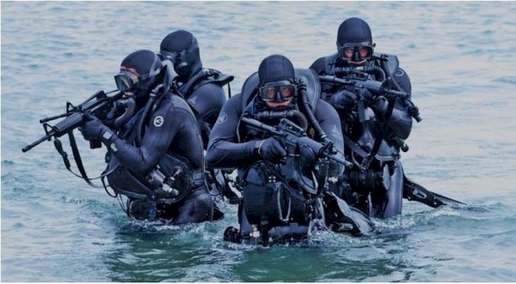 اعلام الاحتلال: القسام يعمل على إيجاد بدائل لاختراق الحدود الإسرائيلية برا وبحرا وجوا