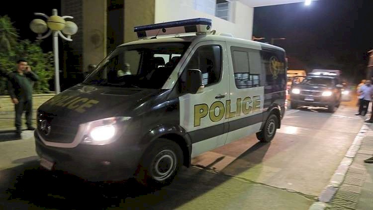 حدث في دولة عربية .. عامل يقتل زوجته بوحشية لأن العشاء تأخر!