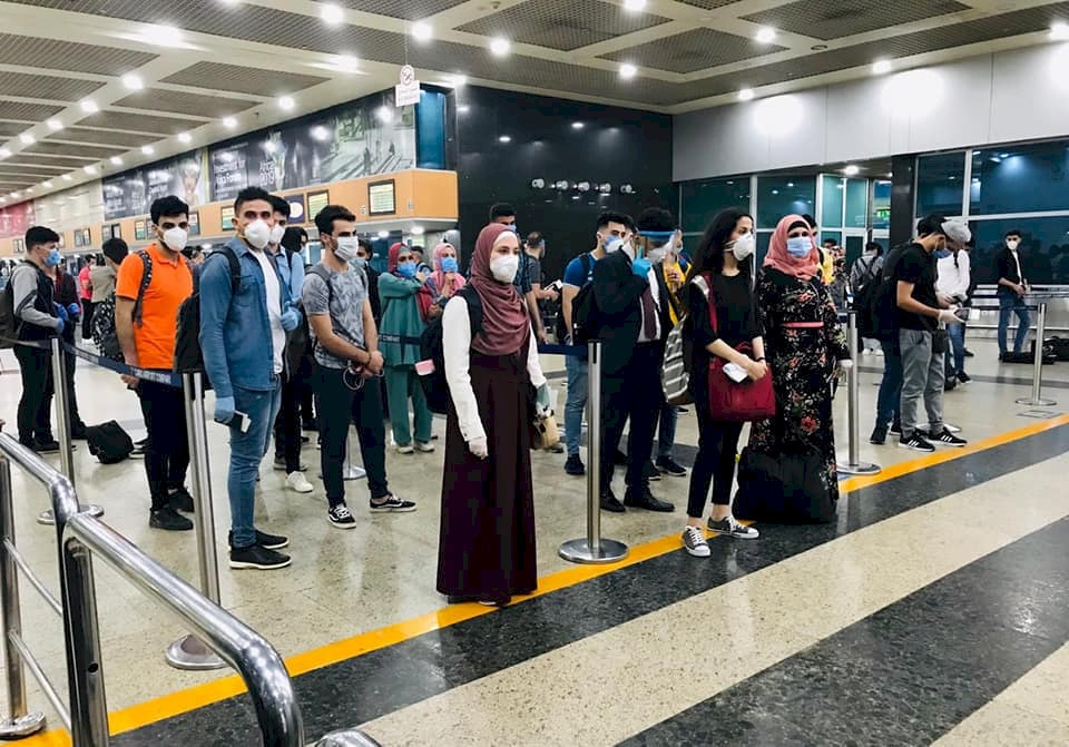 الخارجية تعلن مواعيد جديدة لإجلاء العالقين في الخارج