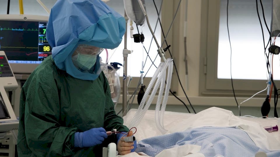 عالمياً.. فلسطين تُسجل أعلى نسبة وفيات بفيروس (كورونا) خلال الأسبوع الأخير