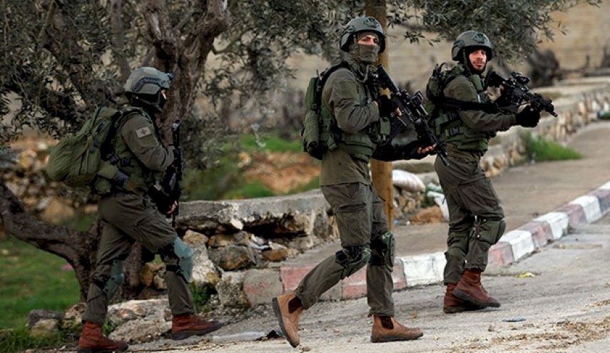 الجيش الإسرائيلي يعتقل 3 أشخاص على الحدود مع لبنان