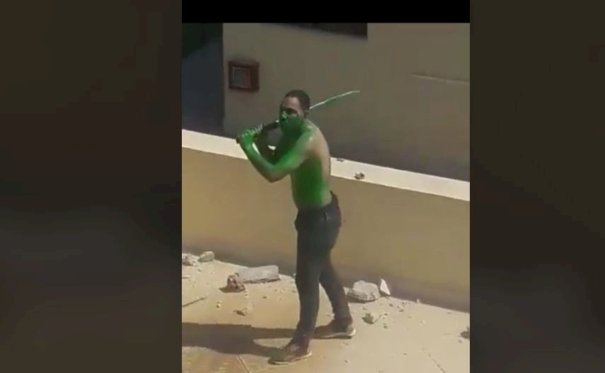 فيديو| مصر.. ماذا فعل الرجل الأخضر قبل مقتله في مدينة الإنتاج الإعلامي؟
