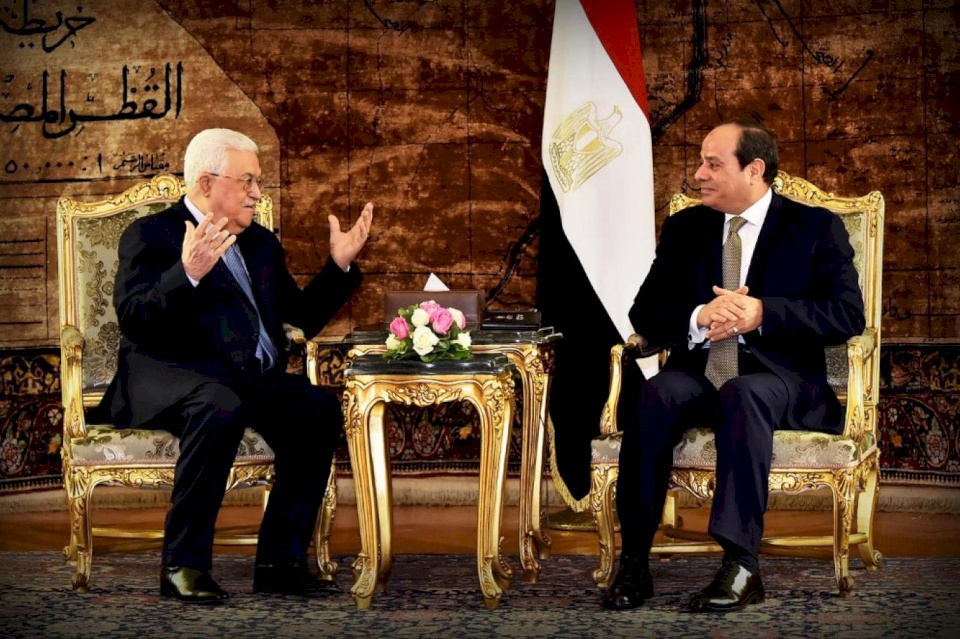 اتصال هاتفي بين الرئيس عباس والسيسي.. ماذا الذي دار خلاله؟