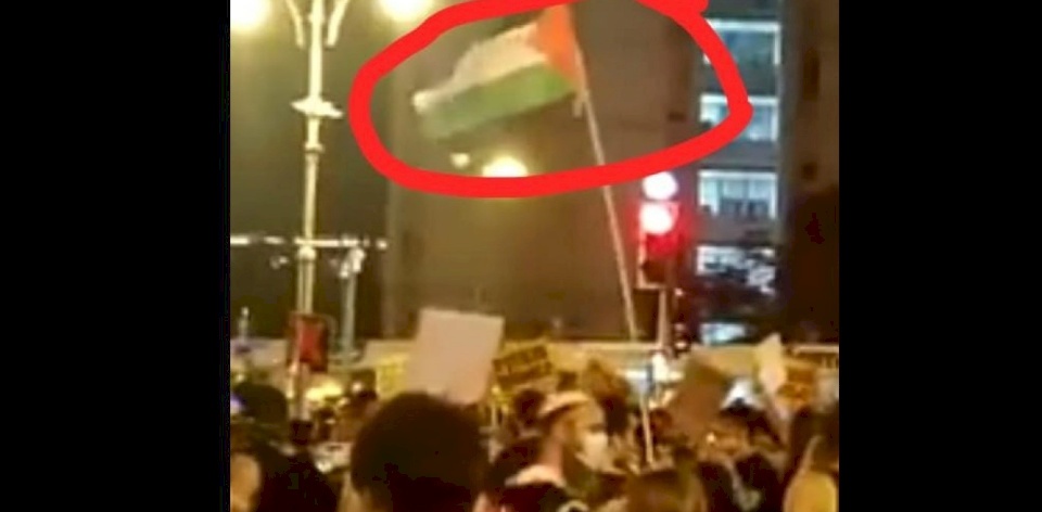 ماذا قال نتنياهو عن رفع علم فلسطين أمام منزله؟
