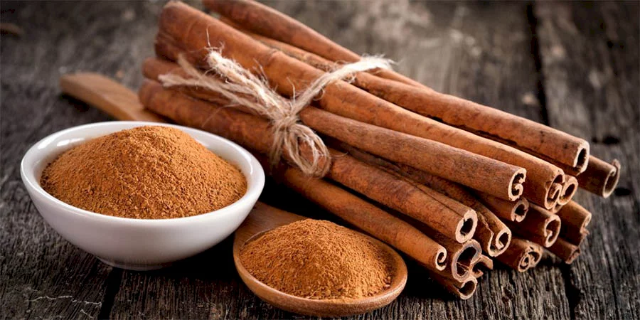 بالرغم من الفوائد العديدة للقرفة.. خبراء يحذرون من تأثيرها على البعض