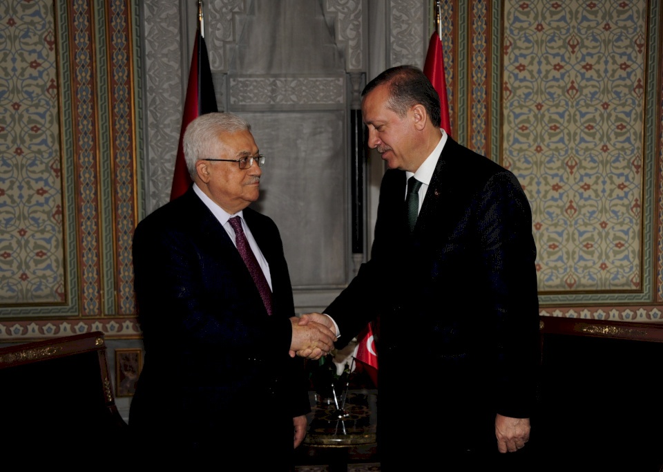 اتصال هاتفي بين الرئيس وعباس وأردوغان