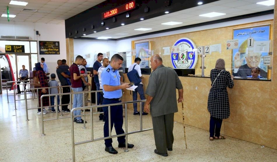 الخارجية تعلن طبيعة عمل معبر الكرامة بعد فتح مطارات الأردن
