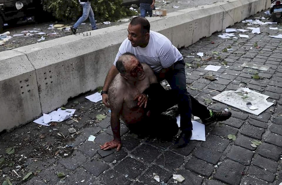 ارتفاع بأعداد الضحايا  وإعلان حالة الطوارئ في بيروت