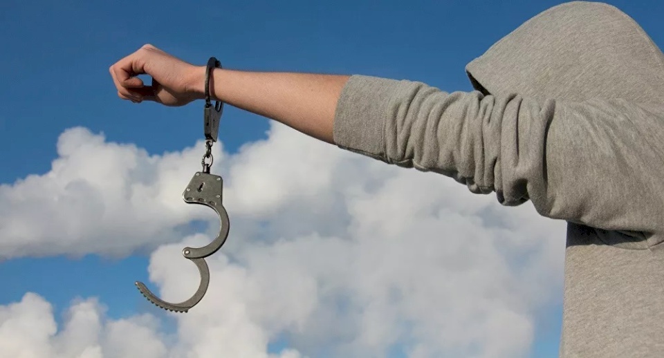 فيديو- تبرئة شخص من جريمة قتل بعد سجنه لـ27 عاما