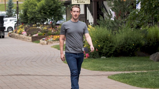 ثروة مؤسس فيسبوك تتخطى حاجز الـ 100 مليار دولار