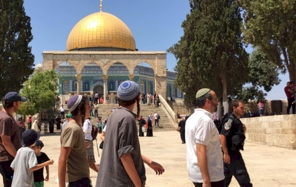 تل أبيب تقرر تقليص اقتحامات المستوطنين للأقصى في رمضان