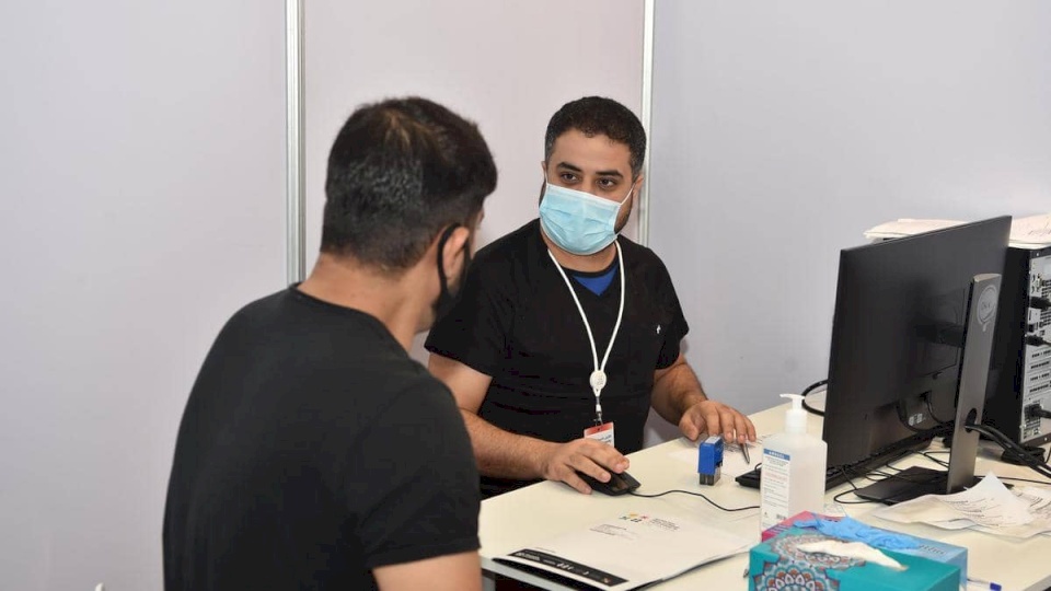 الإمارات.. إقبال كثيف على تجارب لقاح كورونا المحتمل