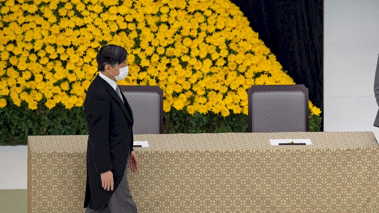 إمبراطور اليابان يعرب عن "ندمه الشديد" في الذكرى 75 لاستسلام بلاده