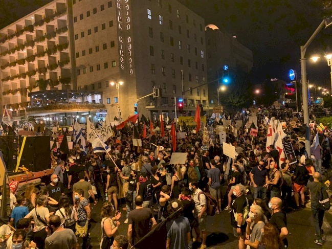 مرة أخرى..الآلاف يتظاهرون في اسرائيل ضد نتنياهو وحكومته