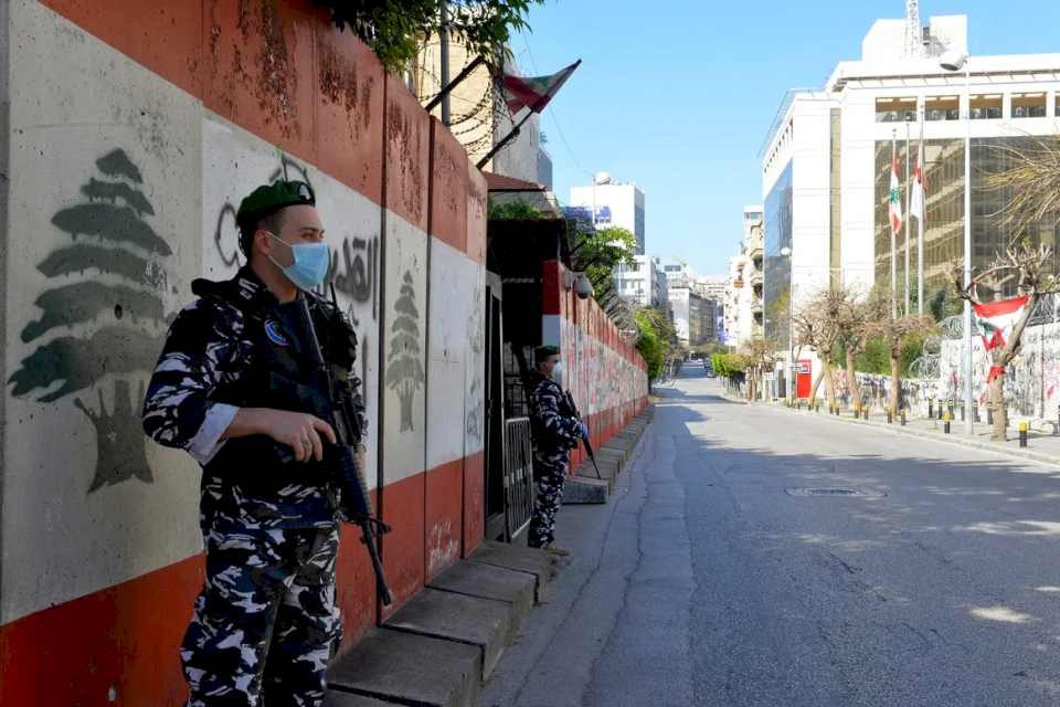 لبنان: إغلاق شامل للحد من انتشار كورونا