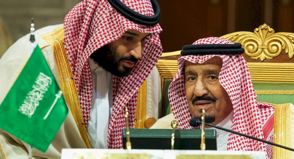 ما هي (مبادرة السلام العربية ) التي أعلنت السعودية التمسك بها؟