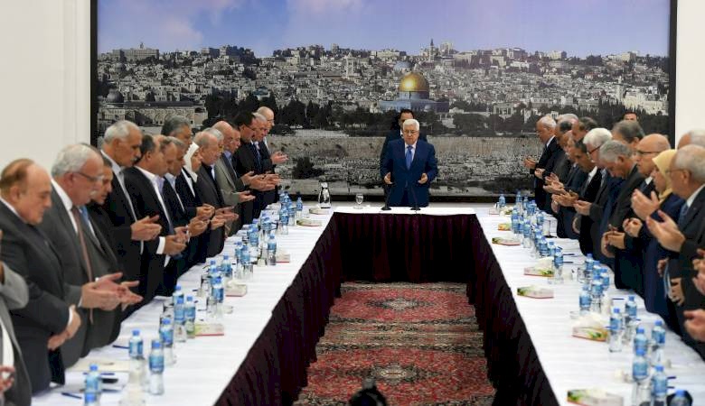 "الرجوب" يكشف عن مخرجات اجتماع القيادة الفلسطينية