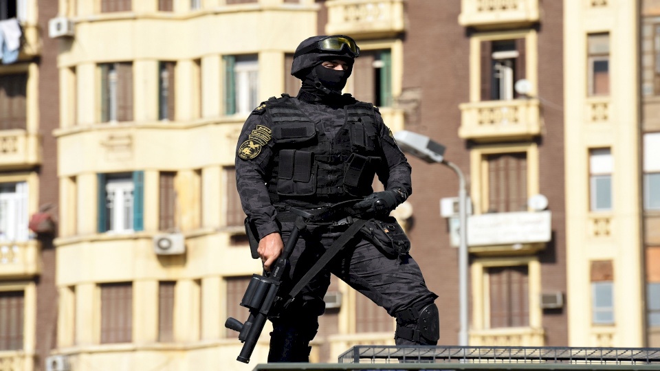 مصر: قتل زوجته وتركها دون ملابس وفرَّ إلى دولة أخرى