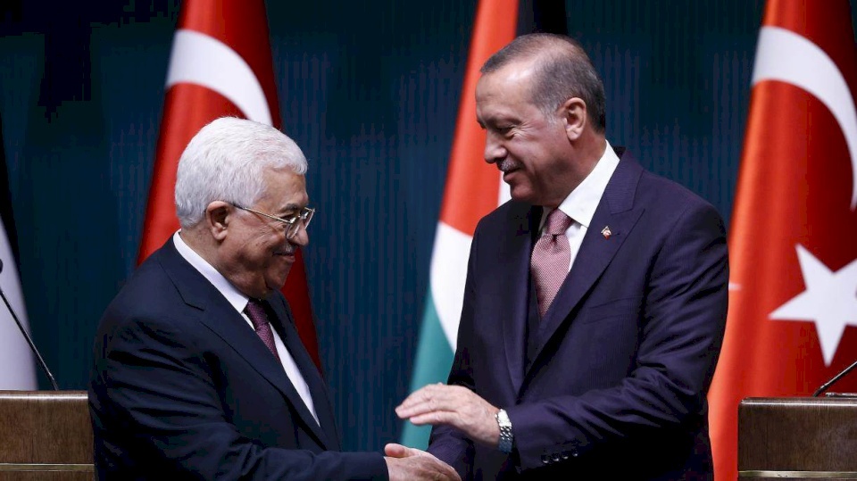 أردوغان يُهاتف الرئيس عباس: نرفض الضم والتطبيع
