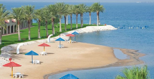 "لبنانيون يتعرون في السعودية".. فيديو لحفل مختلط يثير الغضب