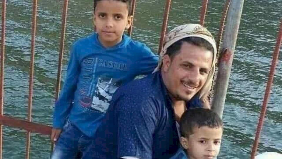 الأب اليمني المفجوع: شاهدت السيول تجرف صغاري أمام عيني