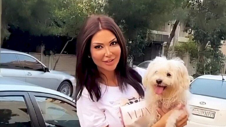حملة تضامن مع الفنانة السورية دانا جبر بعد ابتزازها ونشر صورها الجريئة
