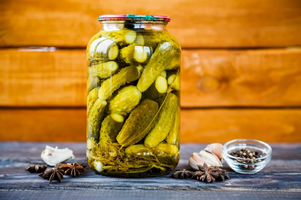 מה קורה בלחץ הדם כשנוגסים במלפפון חמוץ כל יום?