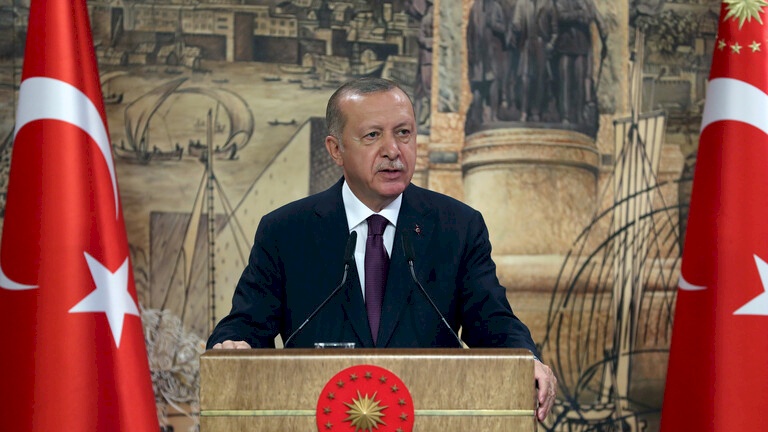 أردوغان محذرا الفرنسيين واليونانيين: هل تعرفون الثمن الذي ستدفعونه؟