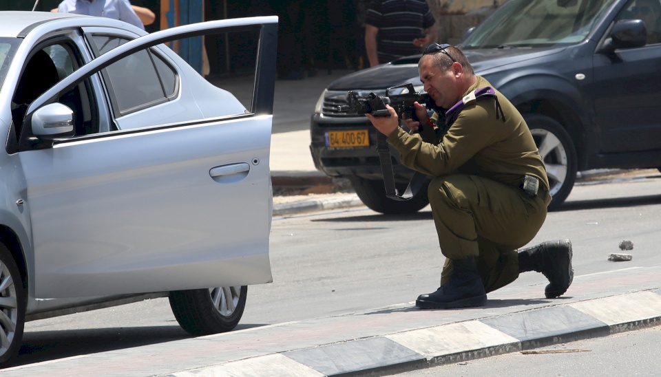 إسرائيل ترفض محاكمة ضابط قتل فتى بـ 3 رصاصات في ظهره