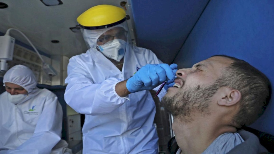 الصحة: 3 وفيات و789 إصابة جديدة بكورونا وتعافي 581