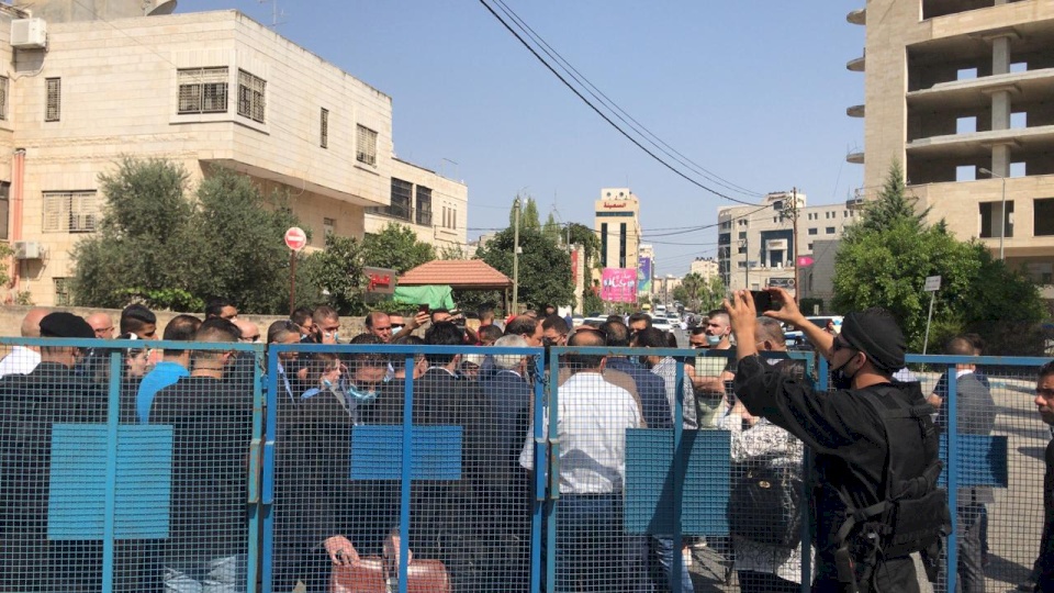 الشرطة تمنع احتجاجاً للقضاة أمام مجمع المحاكم