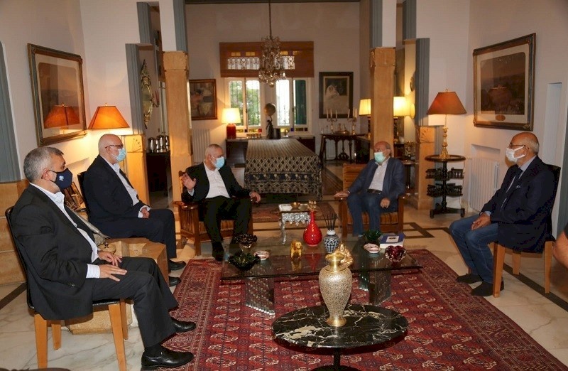 "وصية" من وليد جنبلاط إلى  اسماعيل هنية