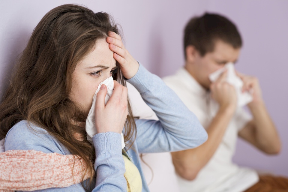 ما هي أعراض نزلة البرد وكيف نتعافى منها بشكل أسرع؟