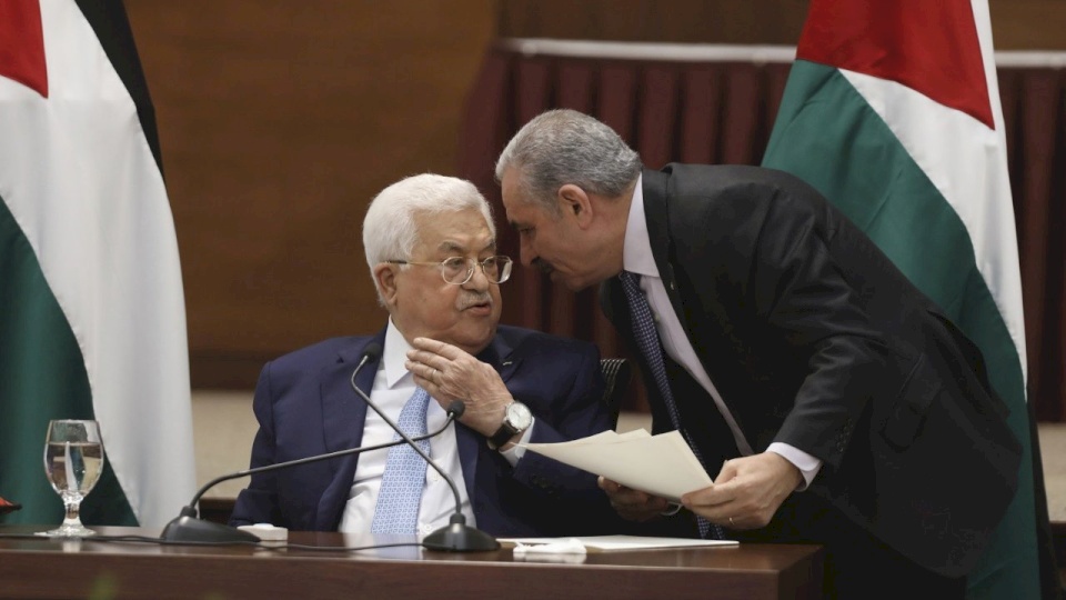 صحيفة.. القيادة الفلسطينية ترفض عرضاً عربياً "مغرياً" للتطبيع