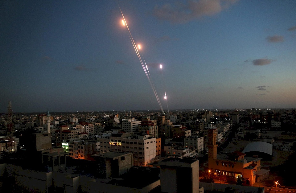فصيل من قطاع غزة يهدد إسرائيل بالصواريخ و"الانغماسيين"