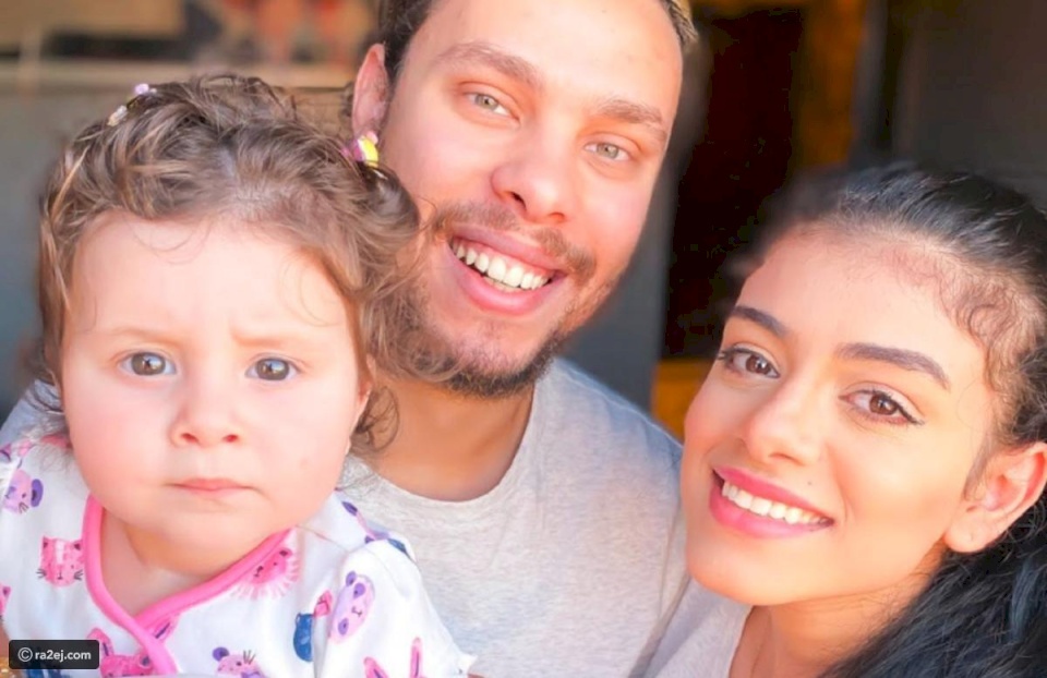 بتهمة استخدام طفلتيهما.. القبض على اليوتيوبرز أحمد وزوجته زينب