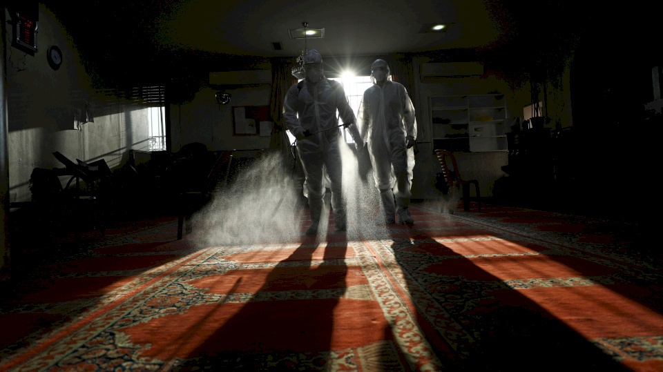 كورونا.. 15 وفاة و963 إصابة جديدة وتعافي 552 حالة