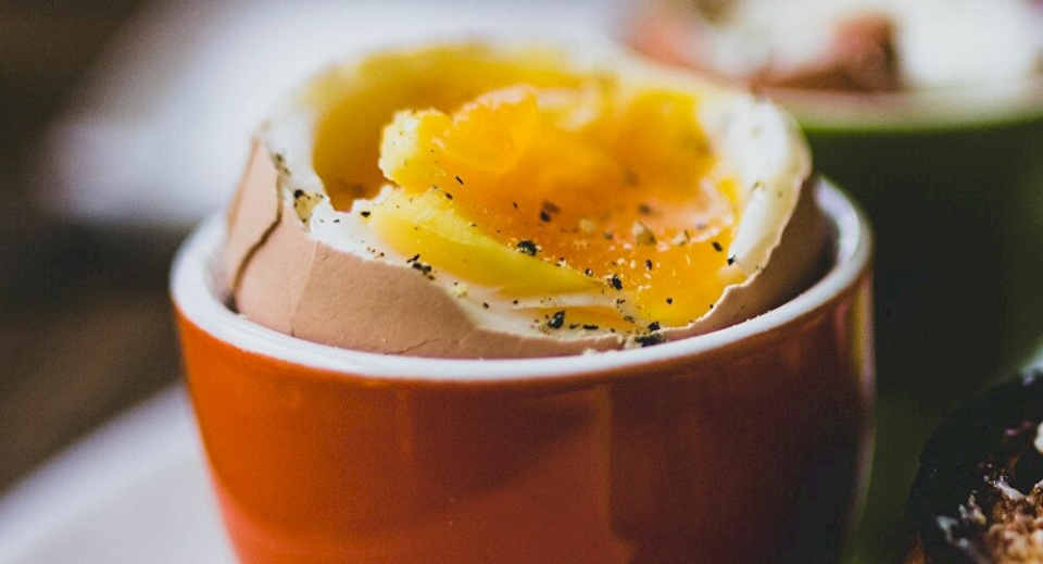 هل من الصحي إعادة تسخين البيض؟