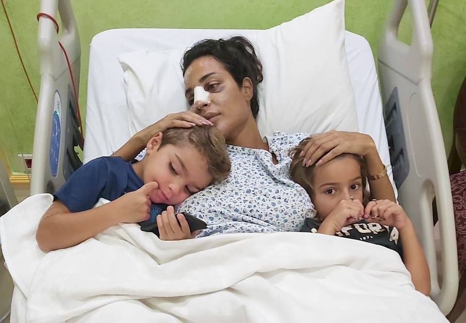 صورة: نادين نجيم تتعافى من جروحها