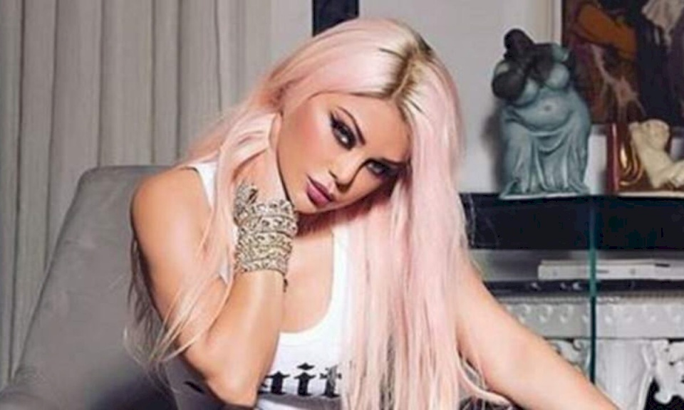 شاهد: ميريام كلينك تصرخ وتبكي من فحص كورونا